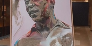 【龙八国际】不愧是姆总😎！姆巴佩花费52万欧拍下一幅艺术家所绘的贝利画