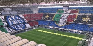 【龙八国际】国米球迷主场打出巨型TIFO，庆祝球队夺得队史第20座意甲冠军