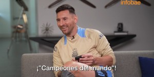 【龙八国际】🤣梅西翻手机才知道阿根廷群叫“世界冠军”，自己是群主