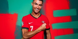 【龙八国际】开启第6届欧洲杯征程！欧洲杯官方晒C罗定妆照：Cristiano😤