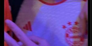 【龙八国际】图片报：美因茨新星格鲁达穿拜仁球衣参加聚会，他现是药厂的目标
