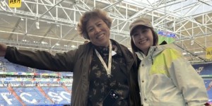 【龙八国际】68岁杨阿姨：我要是跑得动，也跑进场和C罗抱一下
