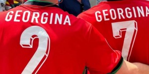 【龙八国际】乔治娜更新社媒，转发葡萄牙球迷举“乔治娜＞格鲁吉亚”横幅等图