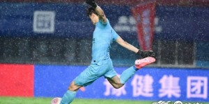 【龙八国际】奥斯卡点球一蹴而就 上海海港客场1-0击败河南队