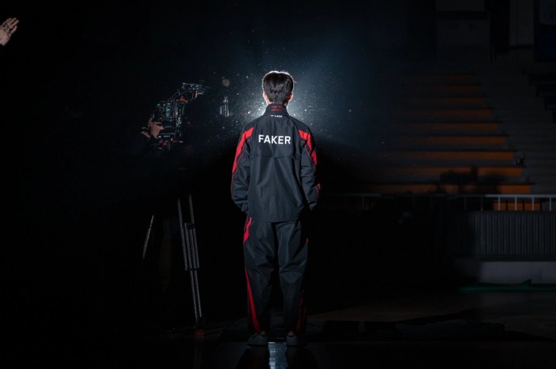 李总都觉得贵！Faker：名人堂阿狸皮肤价格有点贵 外形很漂亮